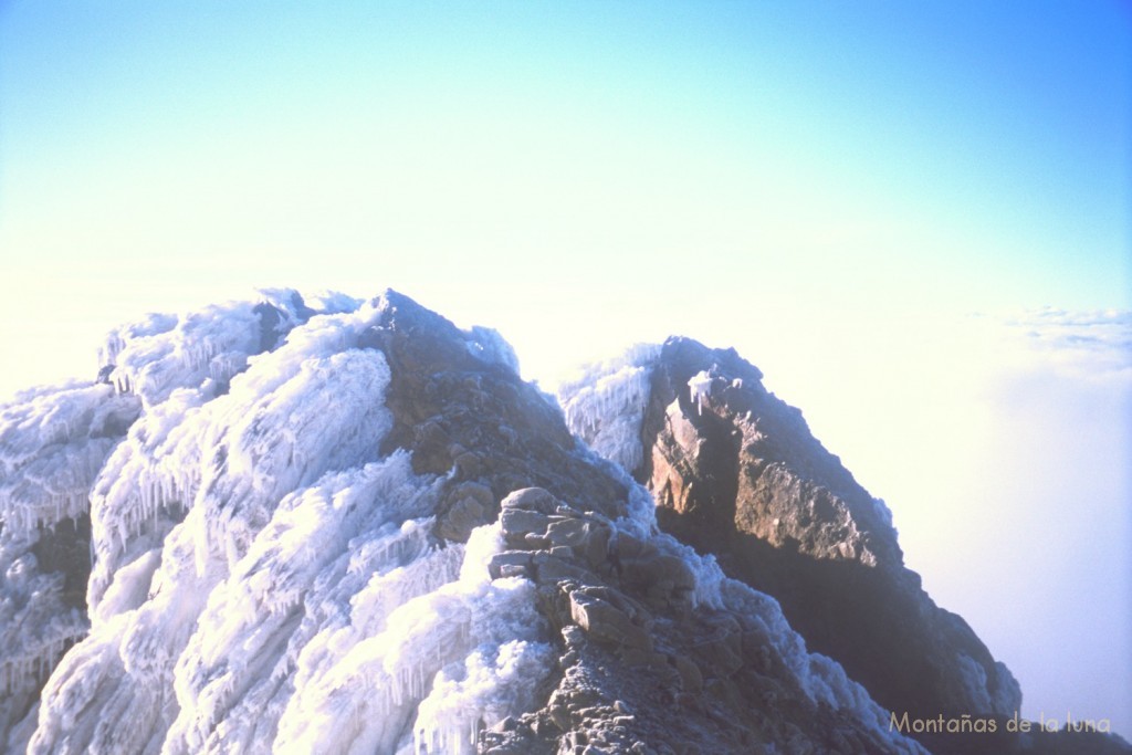 Resto de las puntas o cimas del Carihuayrazo, 5.018 mts.